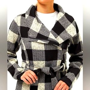STEVE MADDEN💖 Heather Black /White Buffalo Check Belted Style Wrap Coat